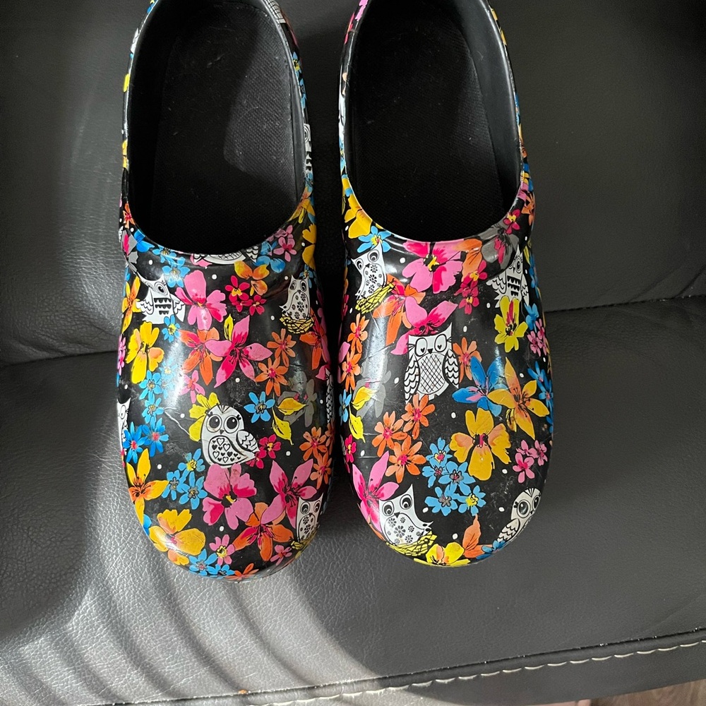 Floral Owl Women's Clogs